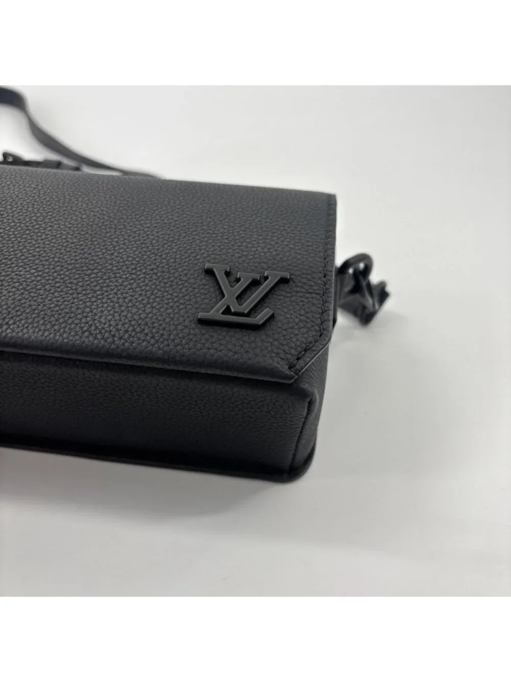 Louis Vuitton LV Aerogram Fastline Shoulder